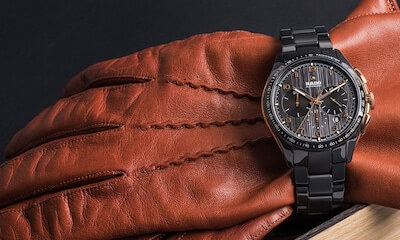 hyperchrome collection na rekawiczce